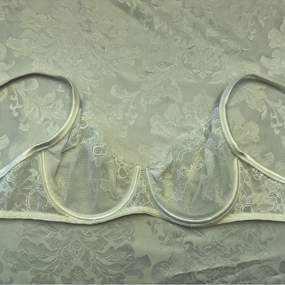 Victoria’s Secret Bra Size 34D‎ White Lace Underwire Sheer Unlined Sexy Boudoir